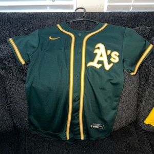 Oakland A’s jersey youth medium 10/12
